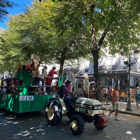 Apartmán Au 47 Allees D'etigny - & Standing - Avec Parking - Linge De Lit Et De Toilette Inclus